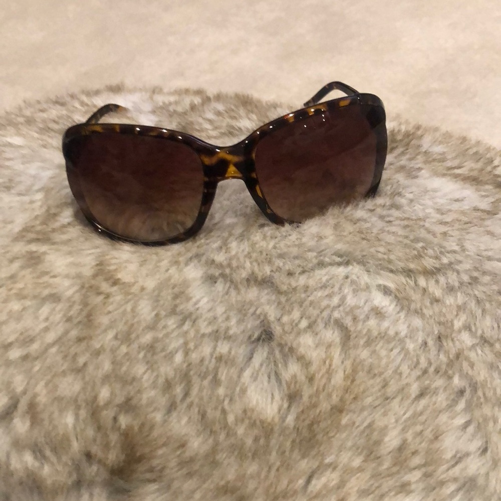 Shades - Picture 2 of 4